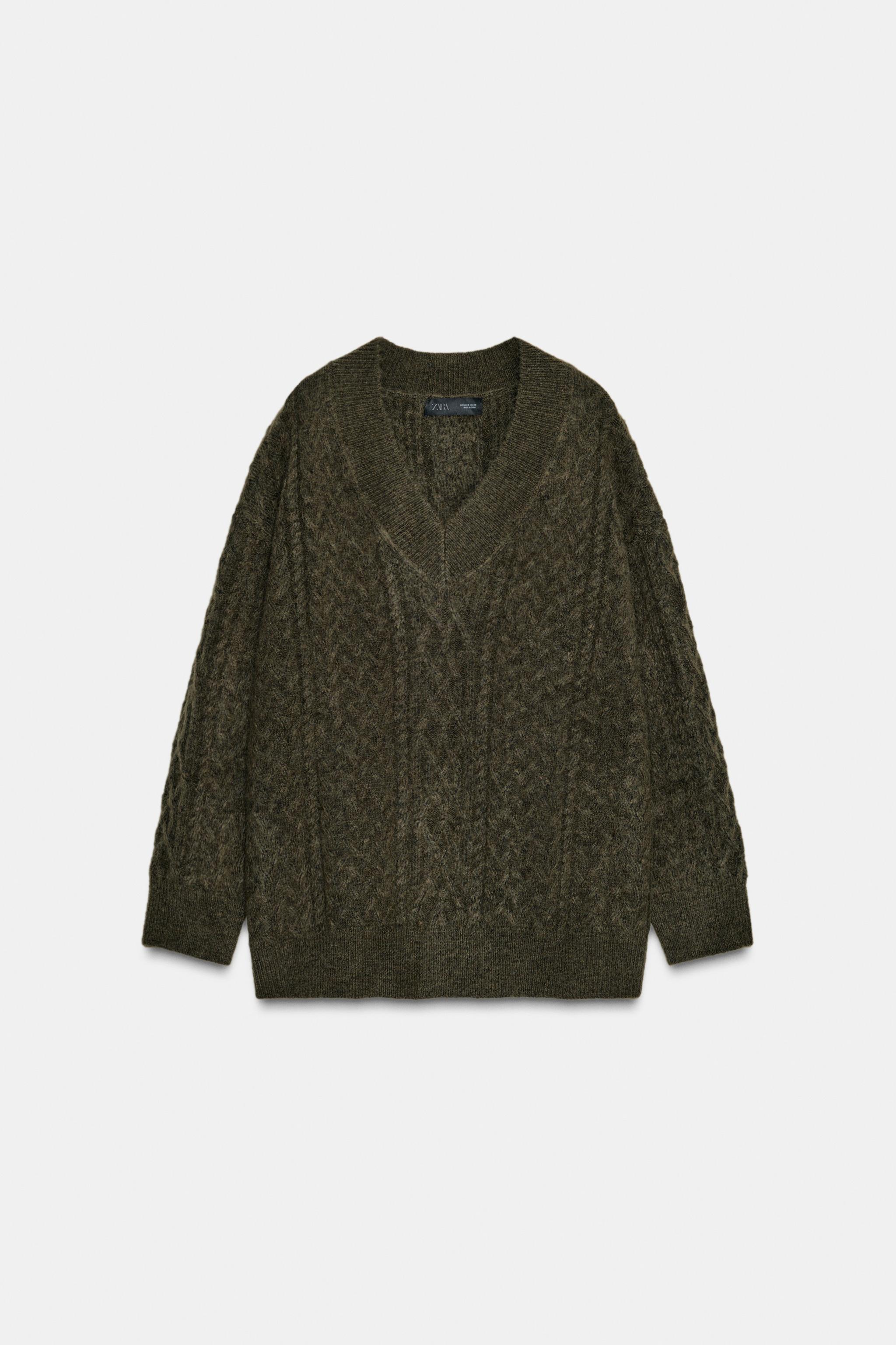 OVERSIZED CABLE KNIT JUMPER